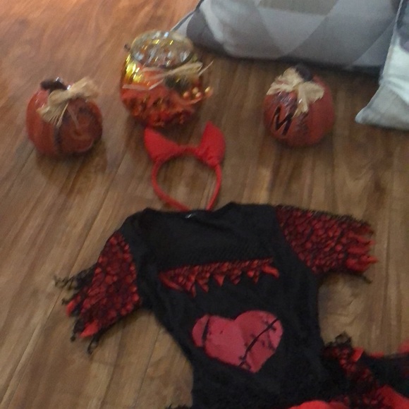 Devil Diva small 4-6 - Picture 2 of 3